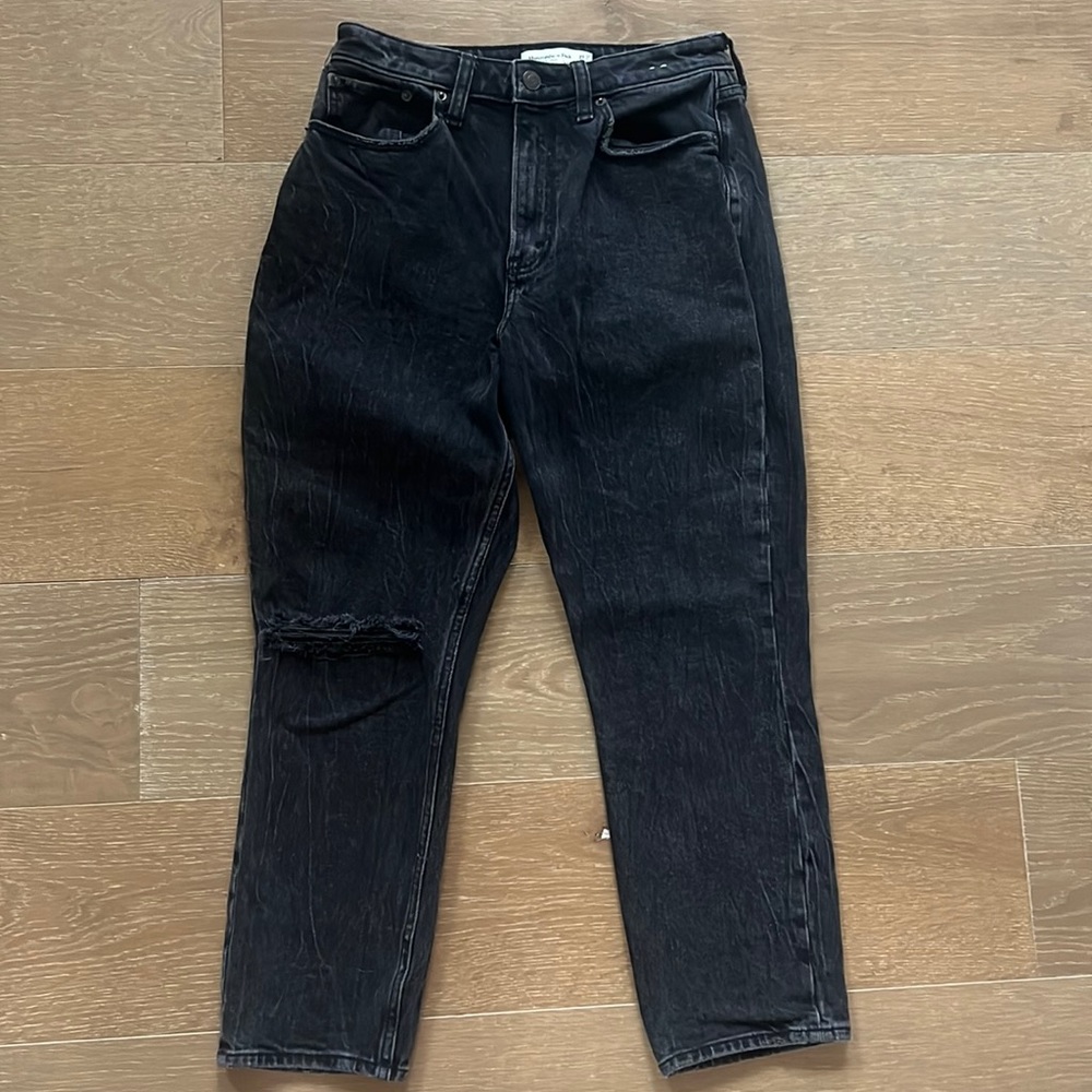 Abercrombie & Fitch The Mom High Rise Curve Love Denim | 4 short